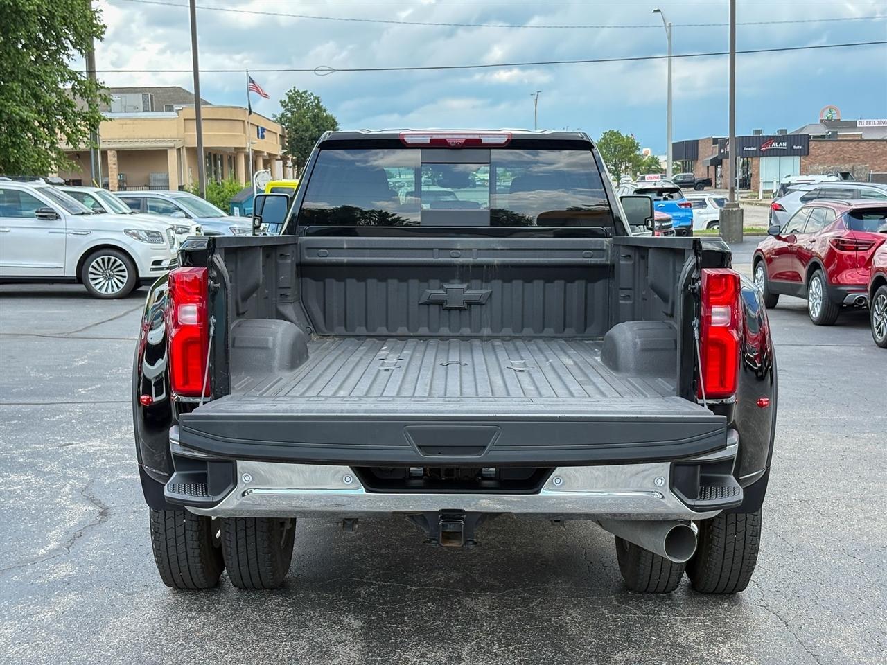Chevrolet Silverado 3500HD LTZ Crew Cab DRW 4WD 2025
