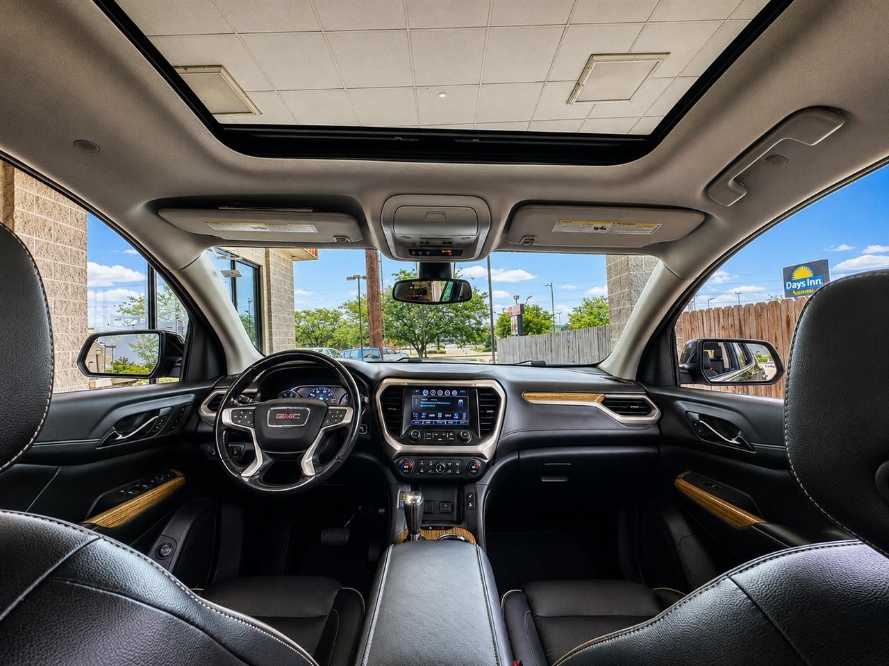 GMC Acadia Denali 2019