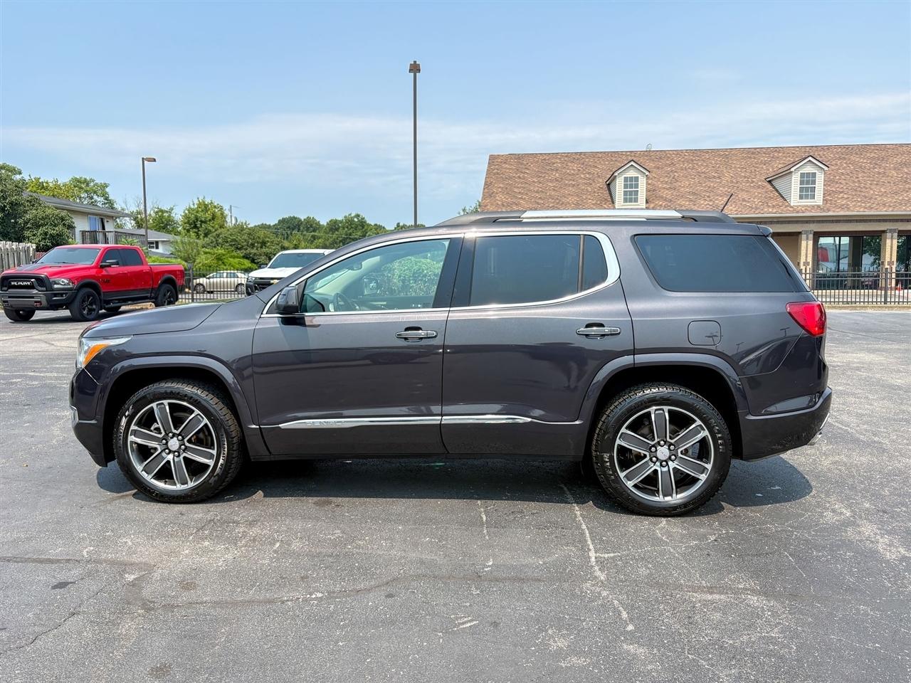 GMC Acadia Denali 2019