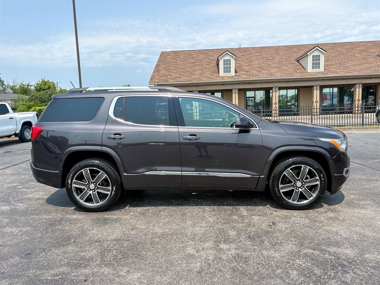 GMC Acadia Denali 2019