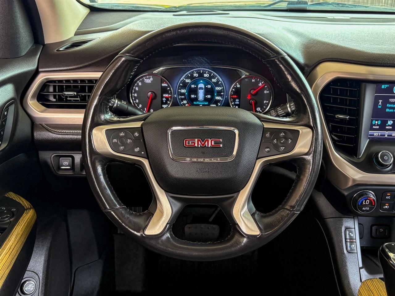 GMC Acadia Denali 2019