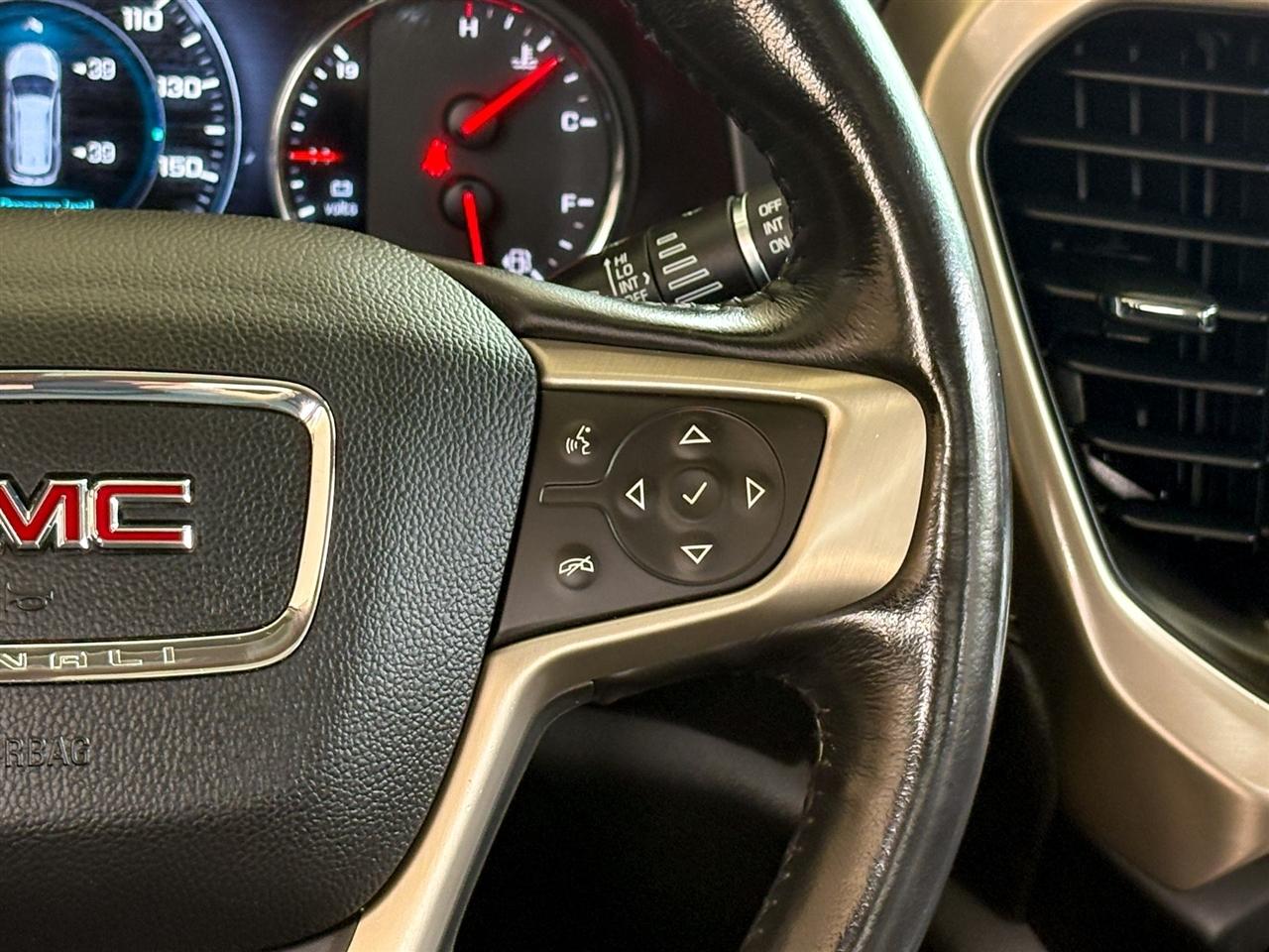 GMC Acadia Denali 2019