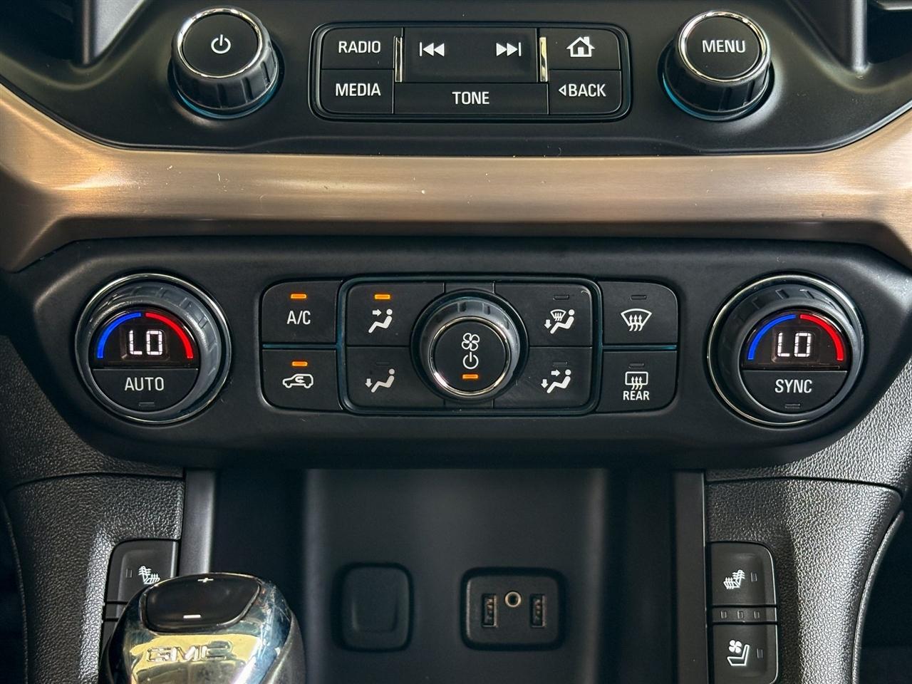 GMC Acadia Denali 2019