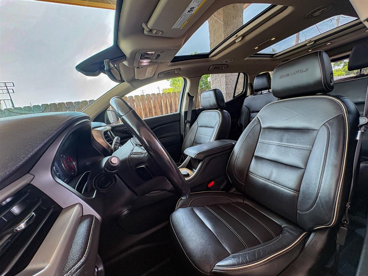 GMC Acadia Denali 2019