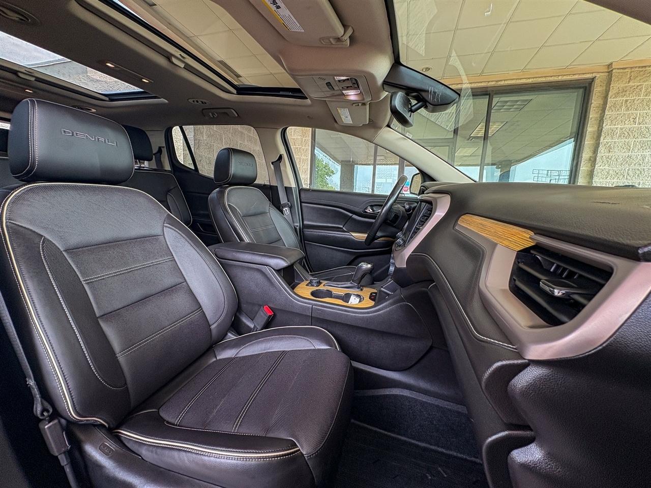 GMC Acadia Denali 2019