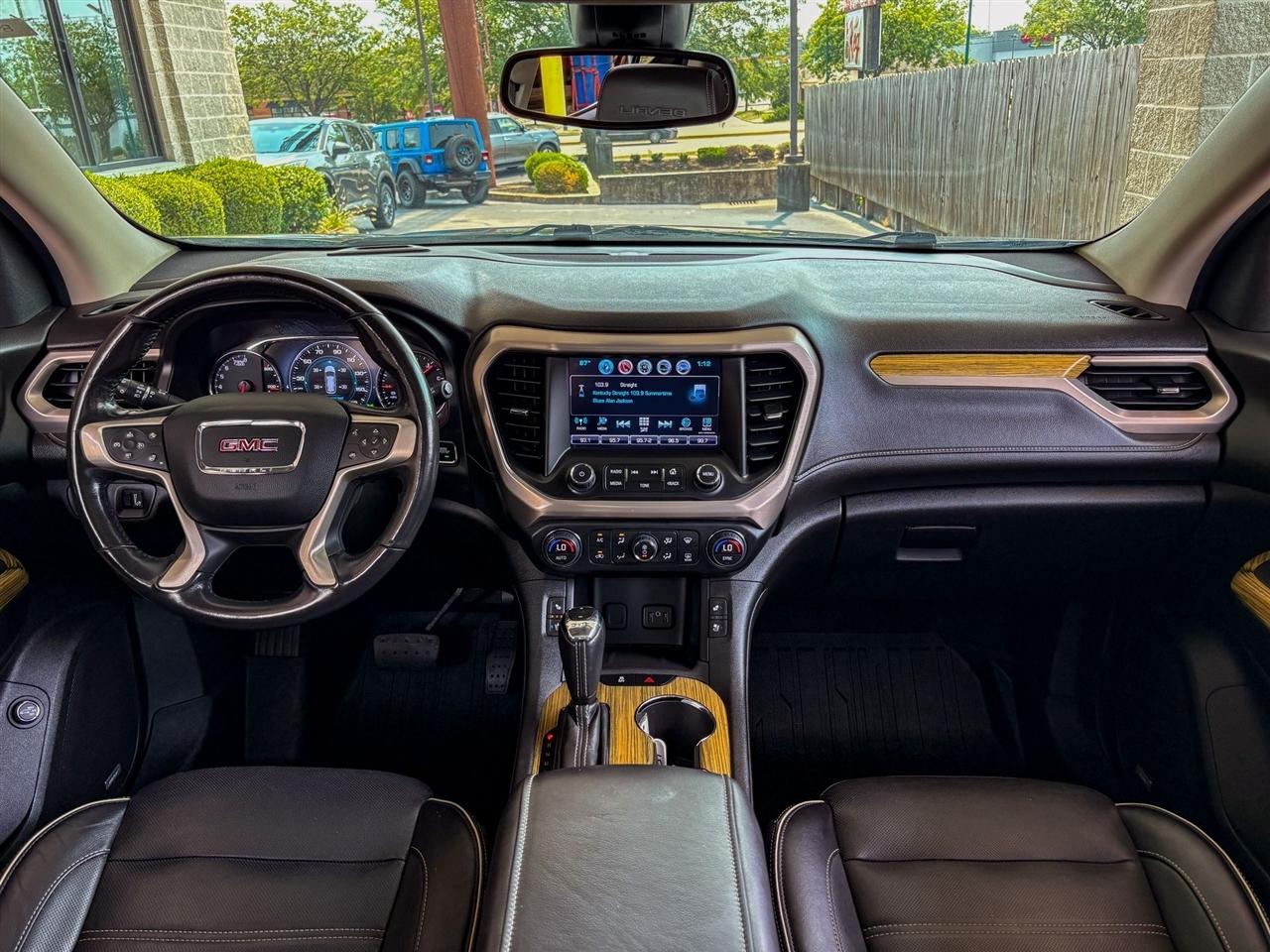 GMC Acadia Denali 2019