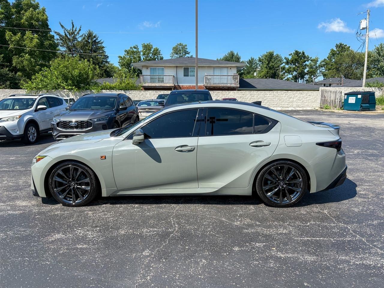 Lexus IS 350  2021