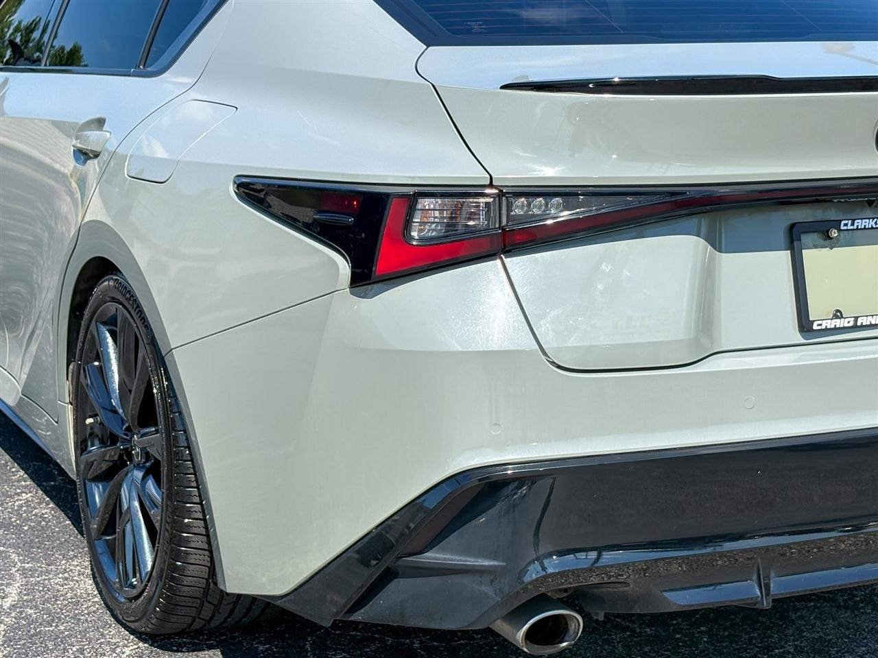 Lexus IS 350  2021