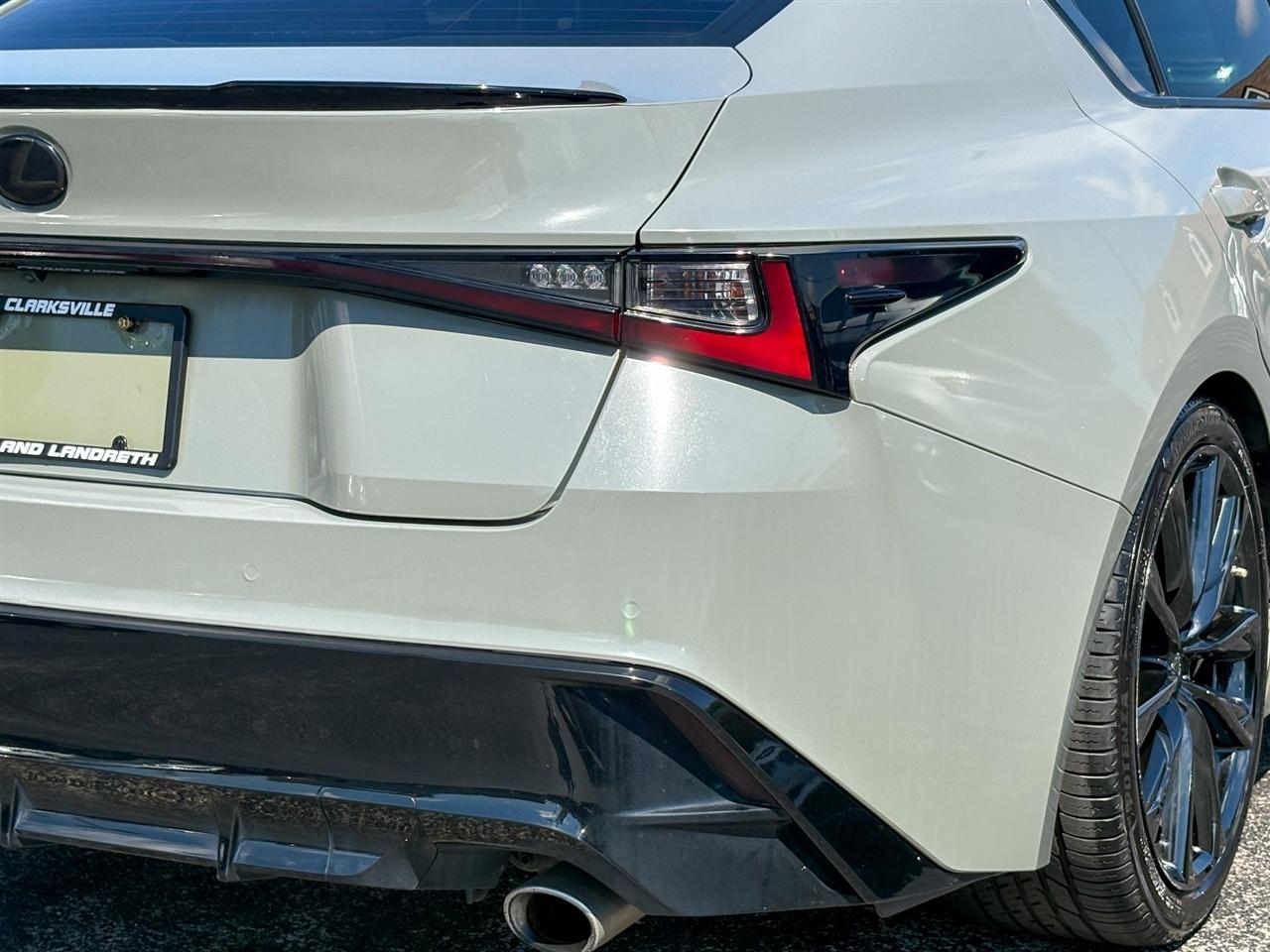 Lexus IS 350  2021