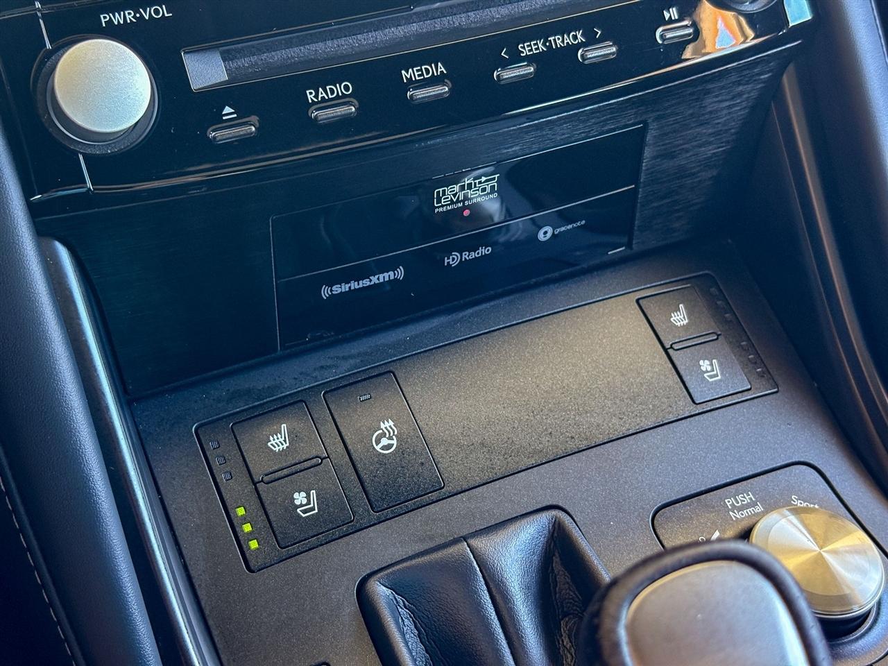Lexus IS 350  2021