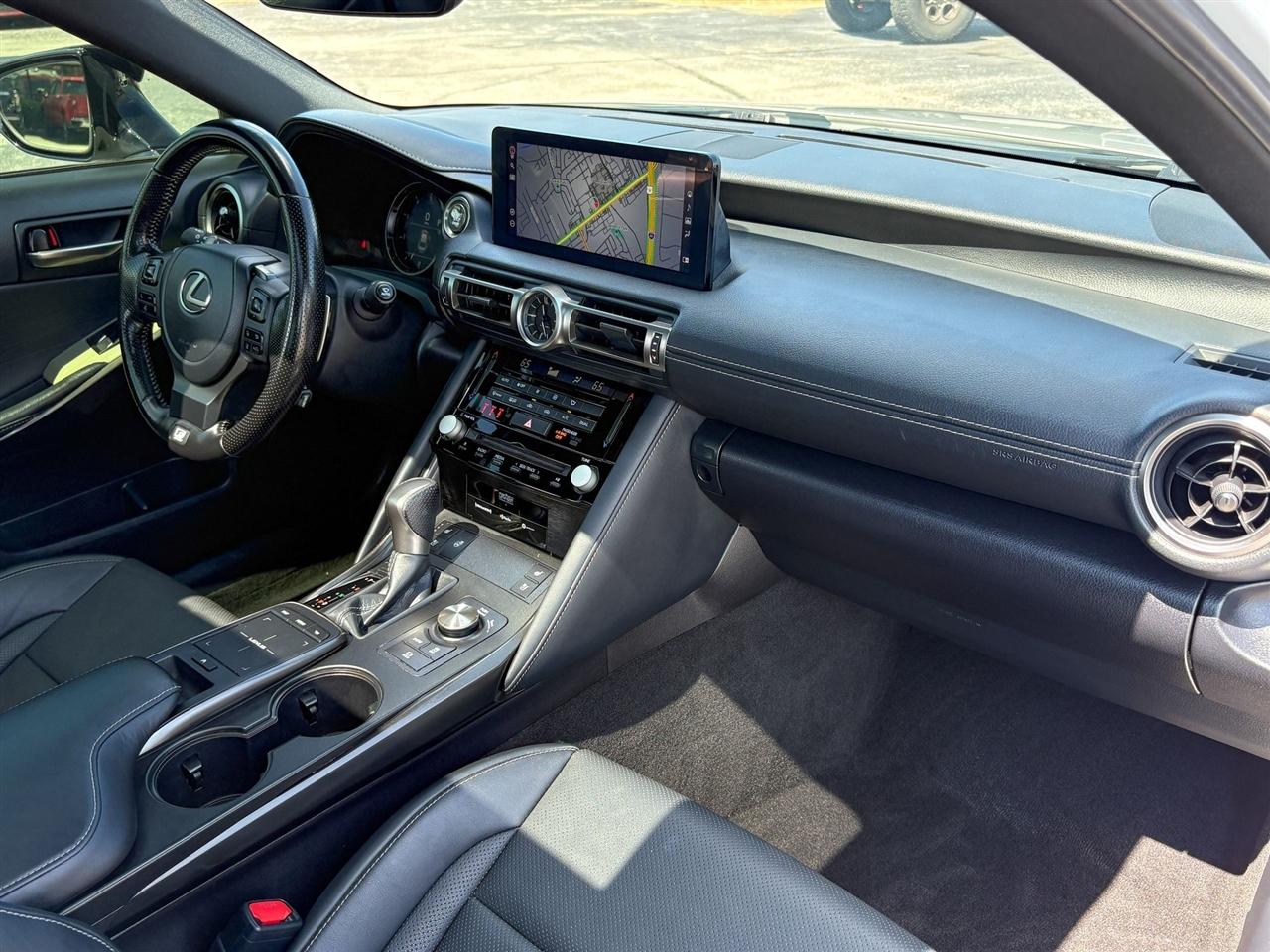 Lexus IS 350  2021