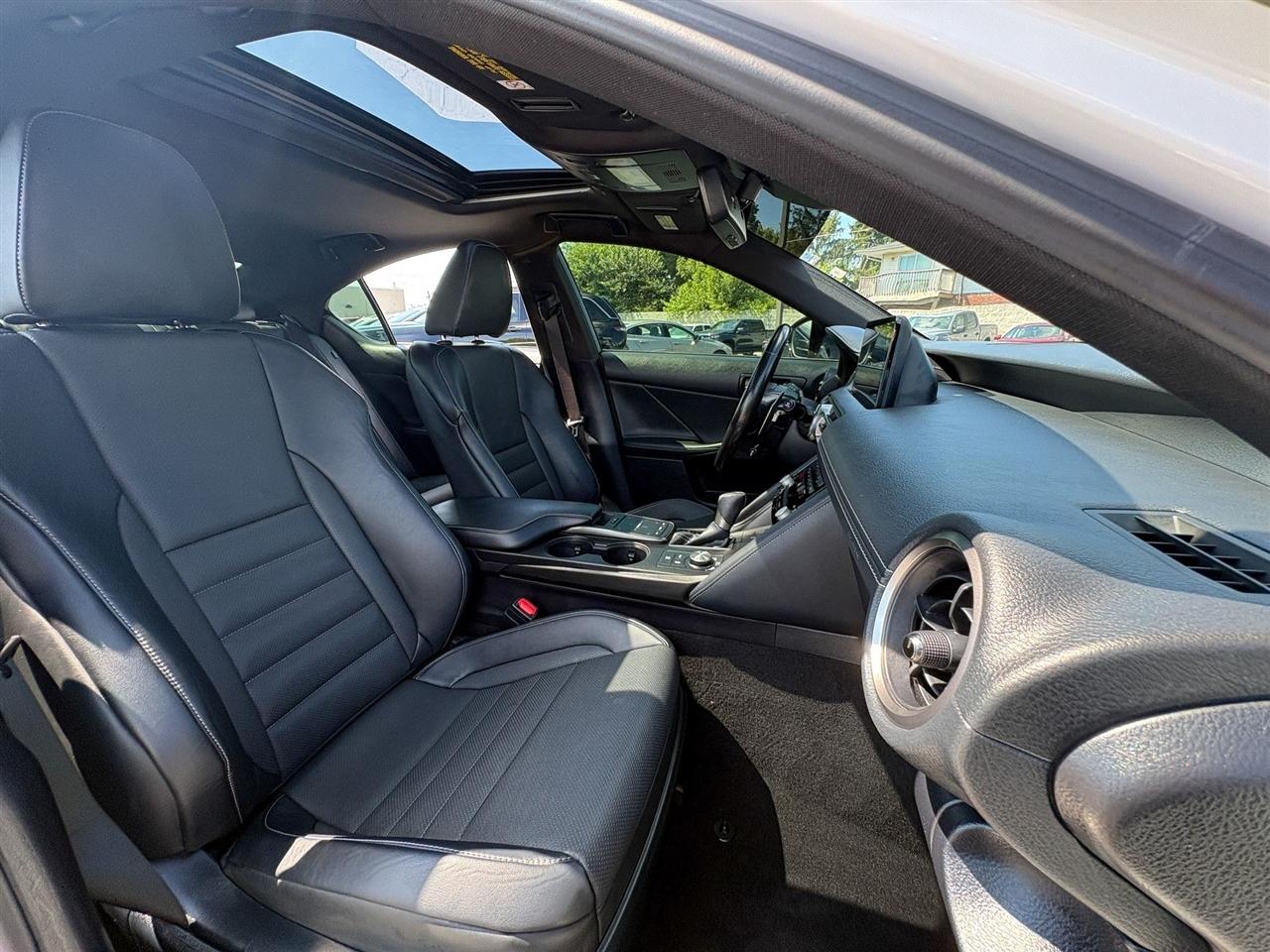 Lexus IS 350  2021