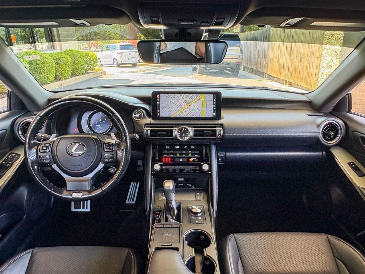 Lexus IS 350  2021