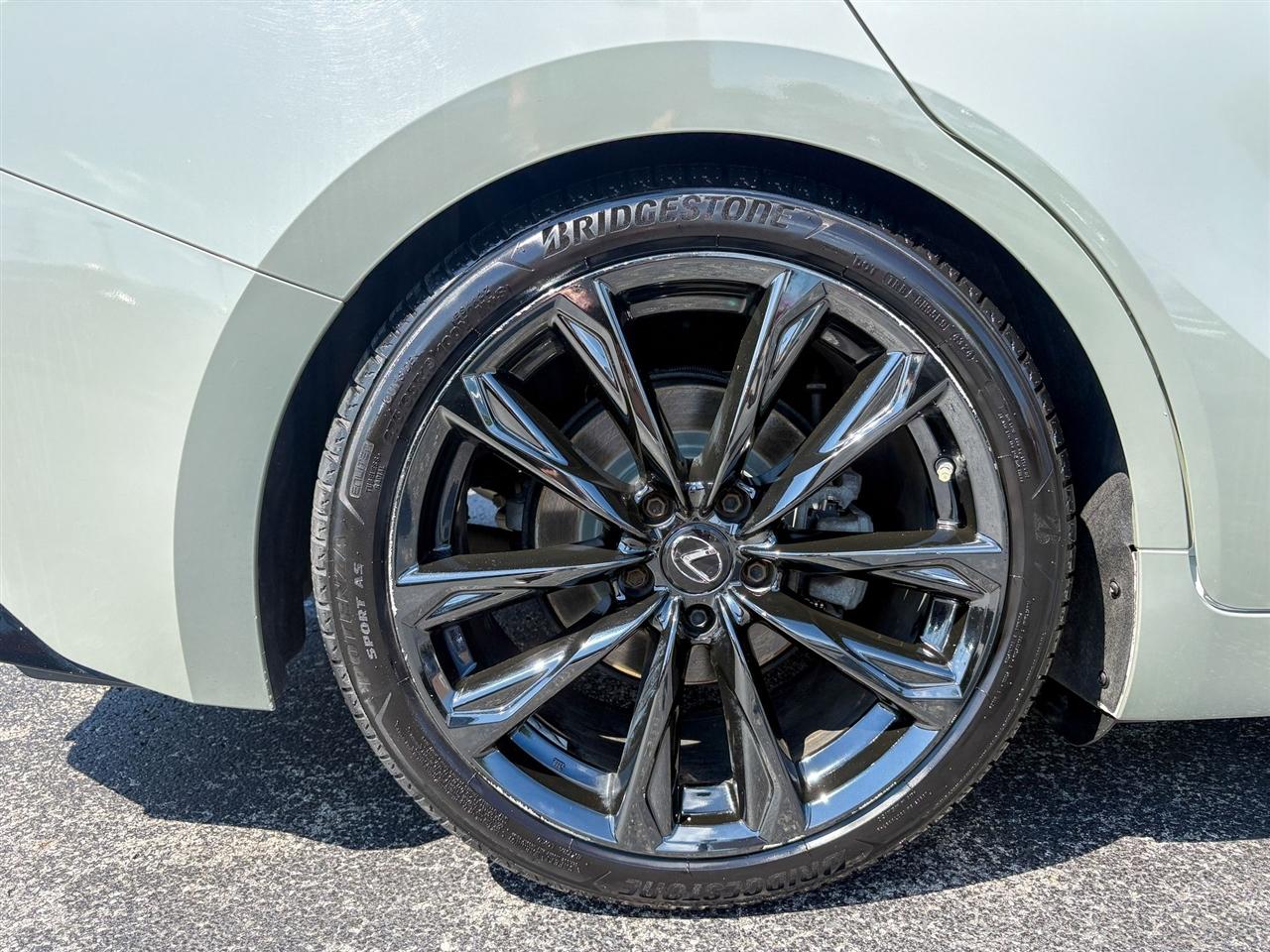 Lexus IS 350  2021