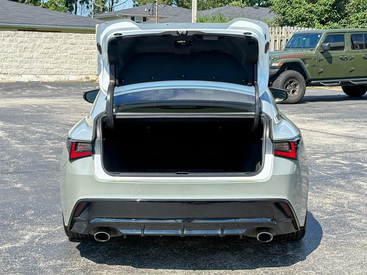 Lexus IS 350  2021