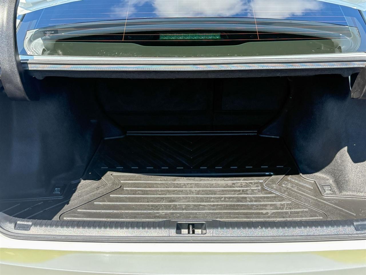 Lexus IS 350  2021