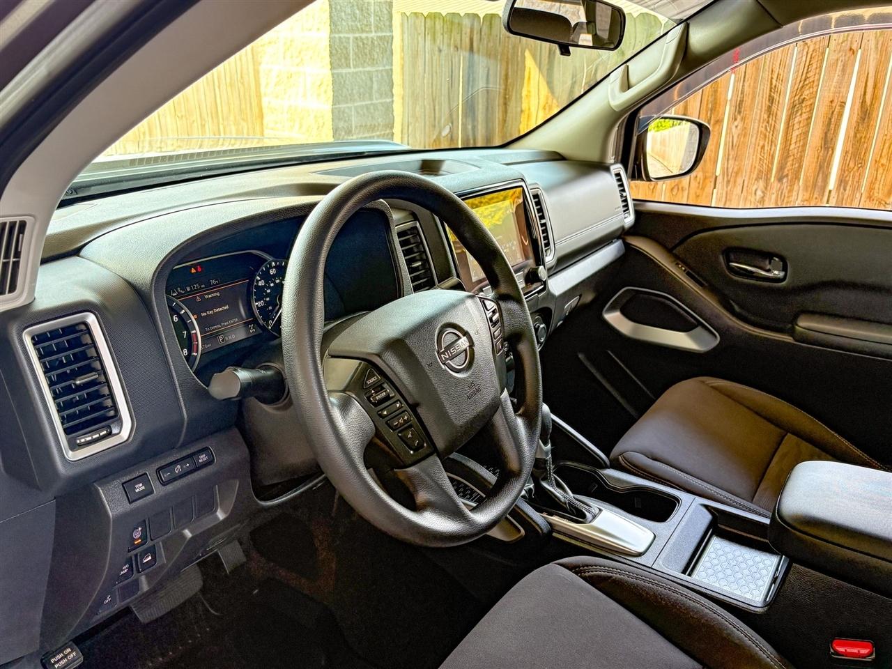 Nissan Frontier SV Crew Cab 4WD 2022