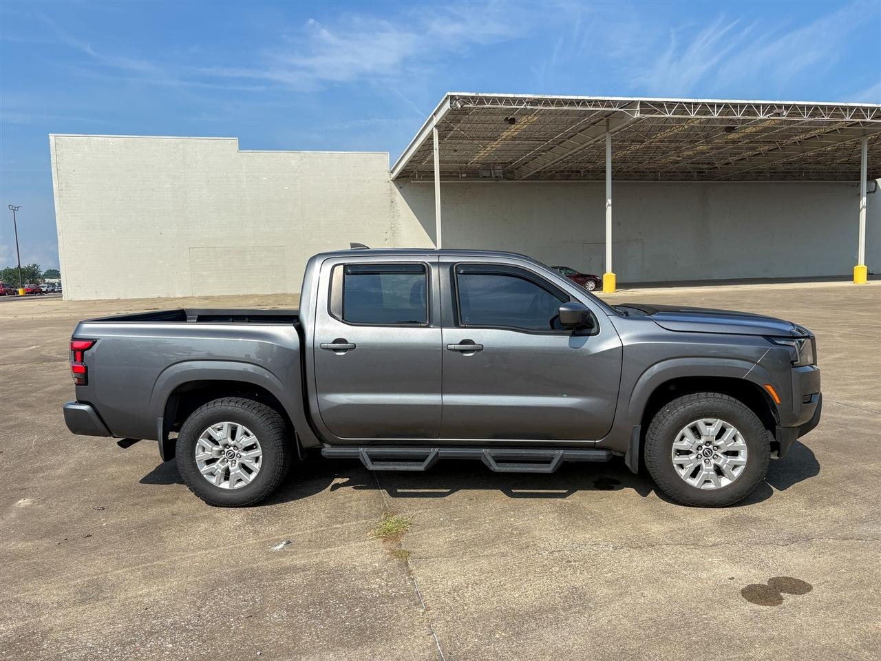 Nissan Frontier SV Crew Cab 4WD 2022