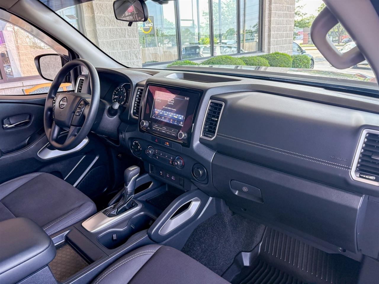 Nissan Frontier SV Crew Cab 4WD 2022