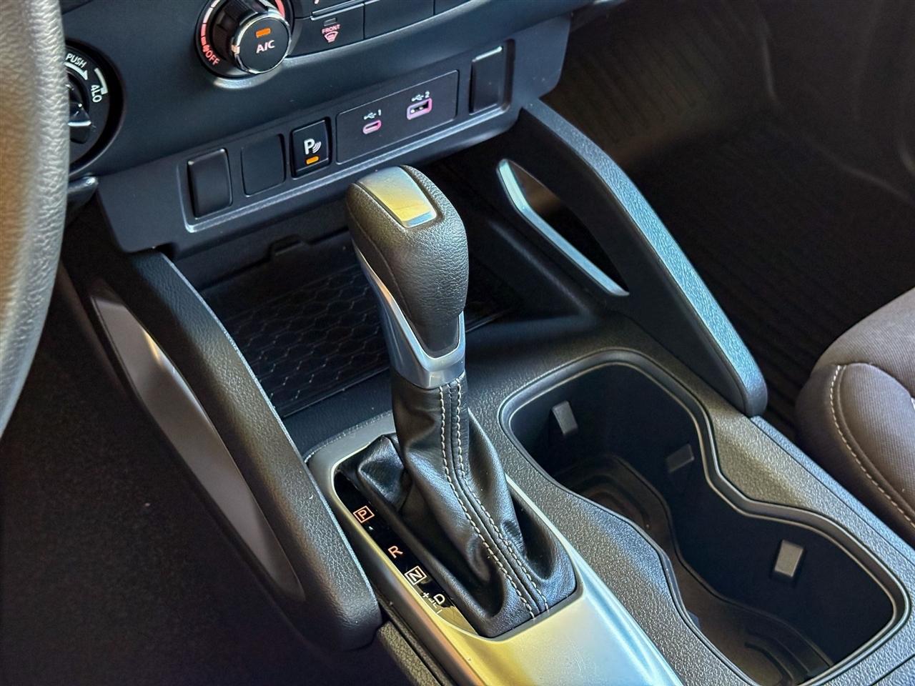 Nissan Frontier SV Crew Cab 4WD 2022