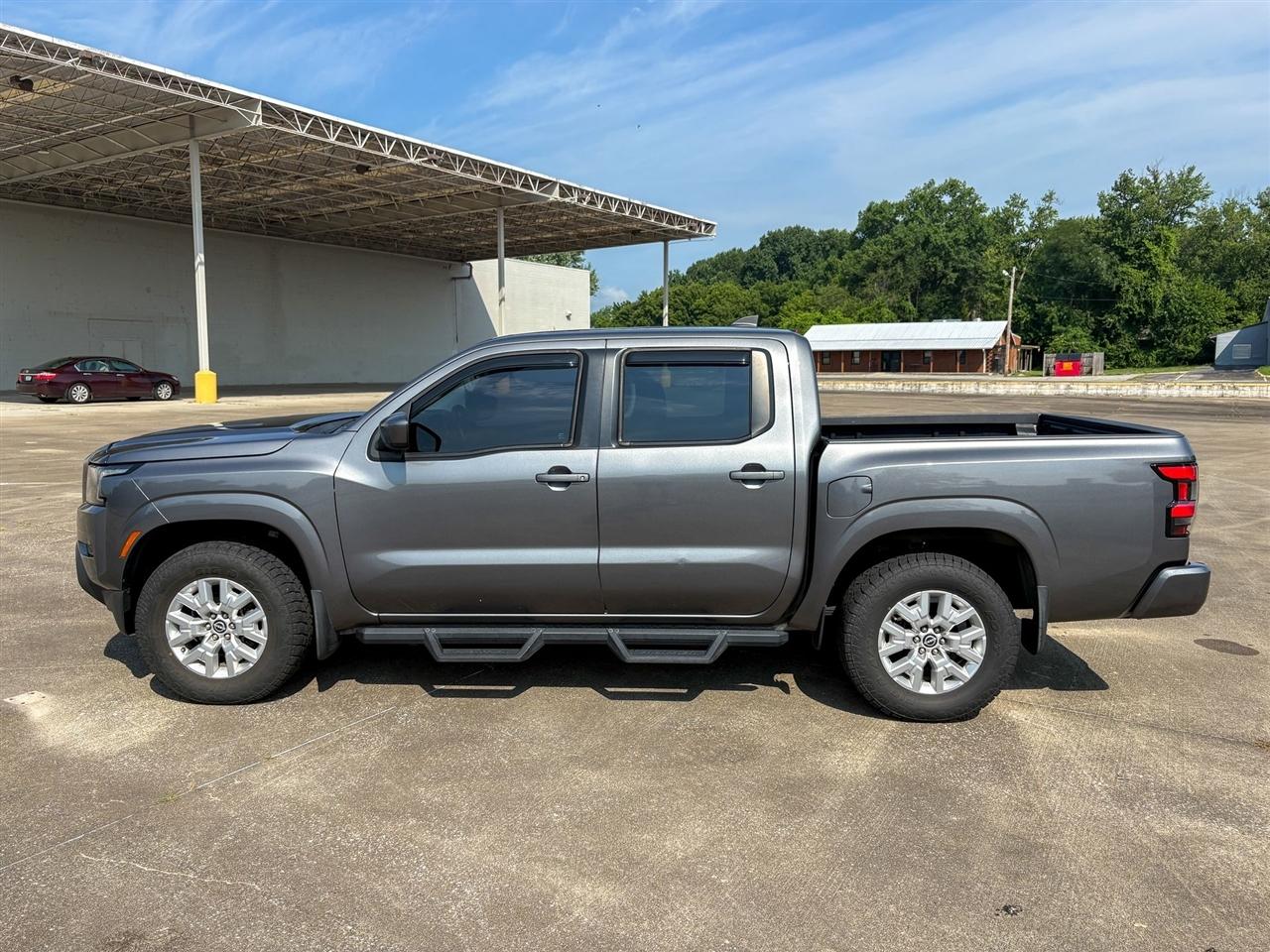 Nissan Frontier SV Crew Cab 4WD 2022