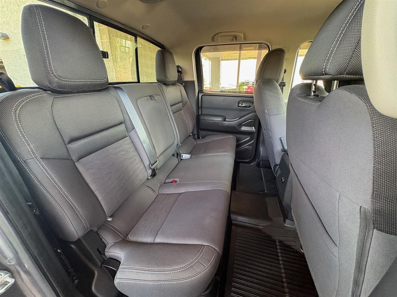 Nissan Frontier SV Crew Cab 4WD 2022