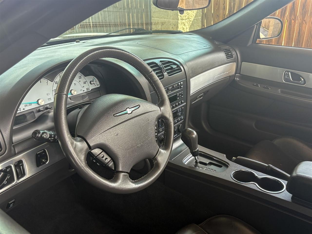 Ford Thunderbird Base 2002