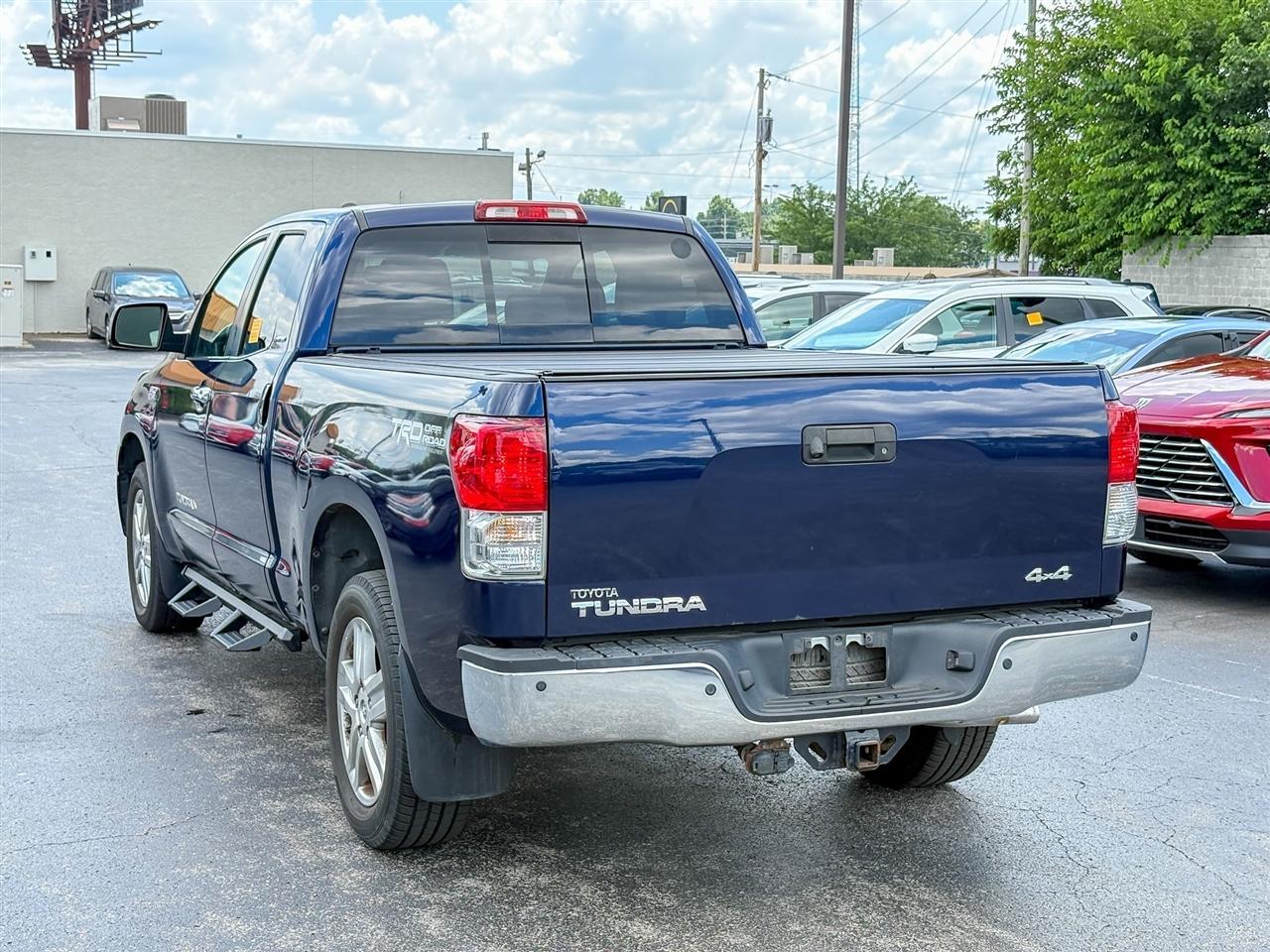 Toyota Tundra Limited 2011