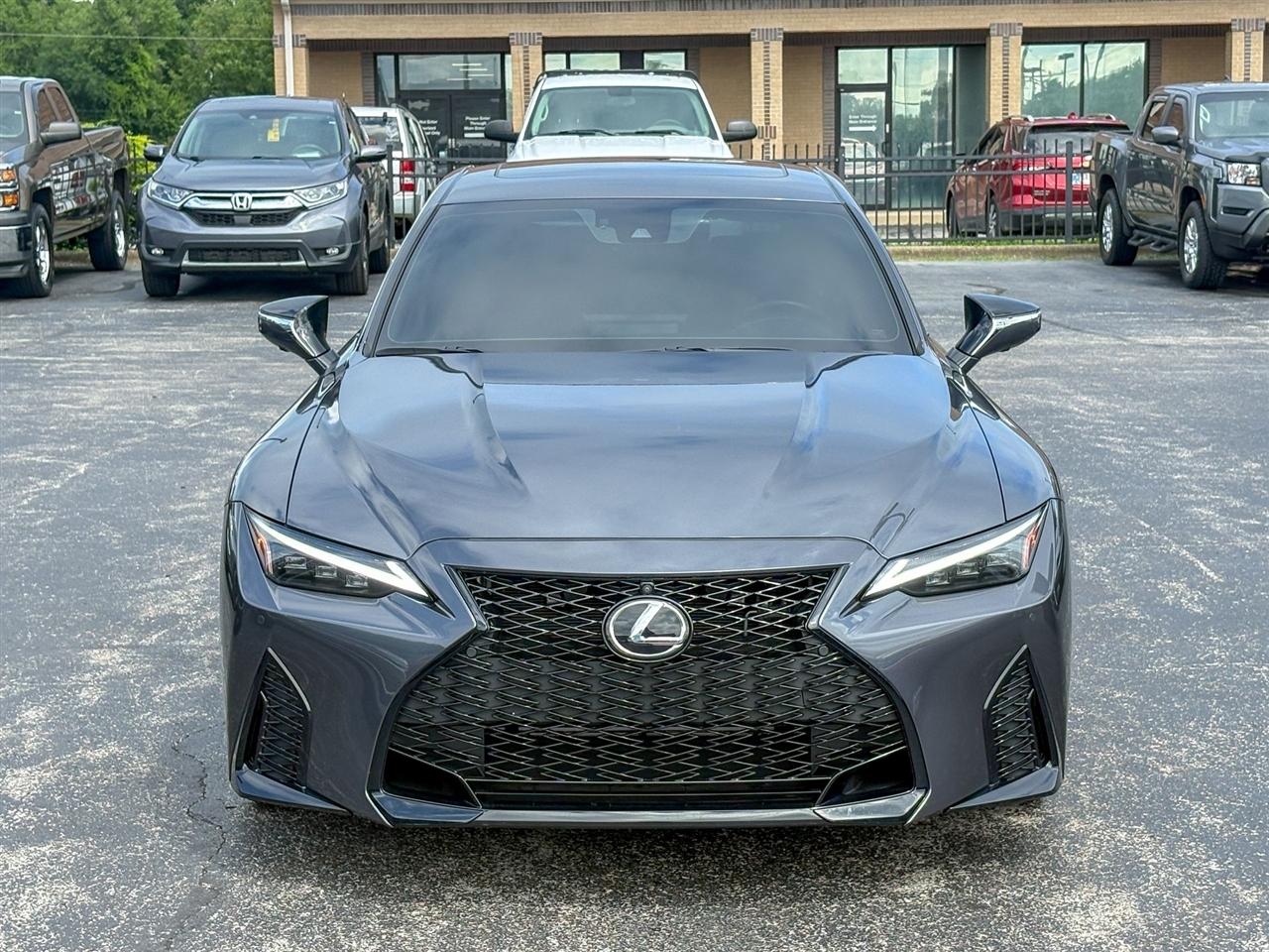Lexus IS  2023