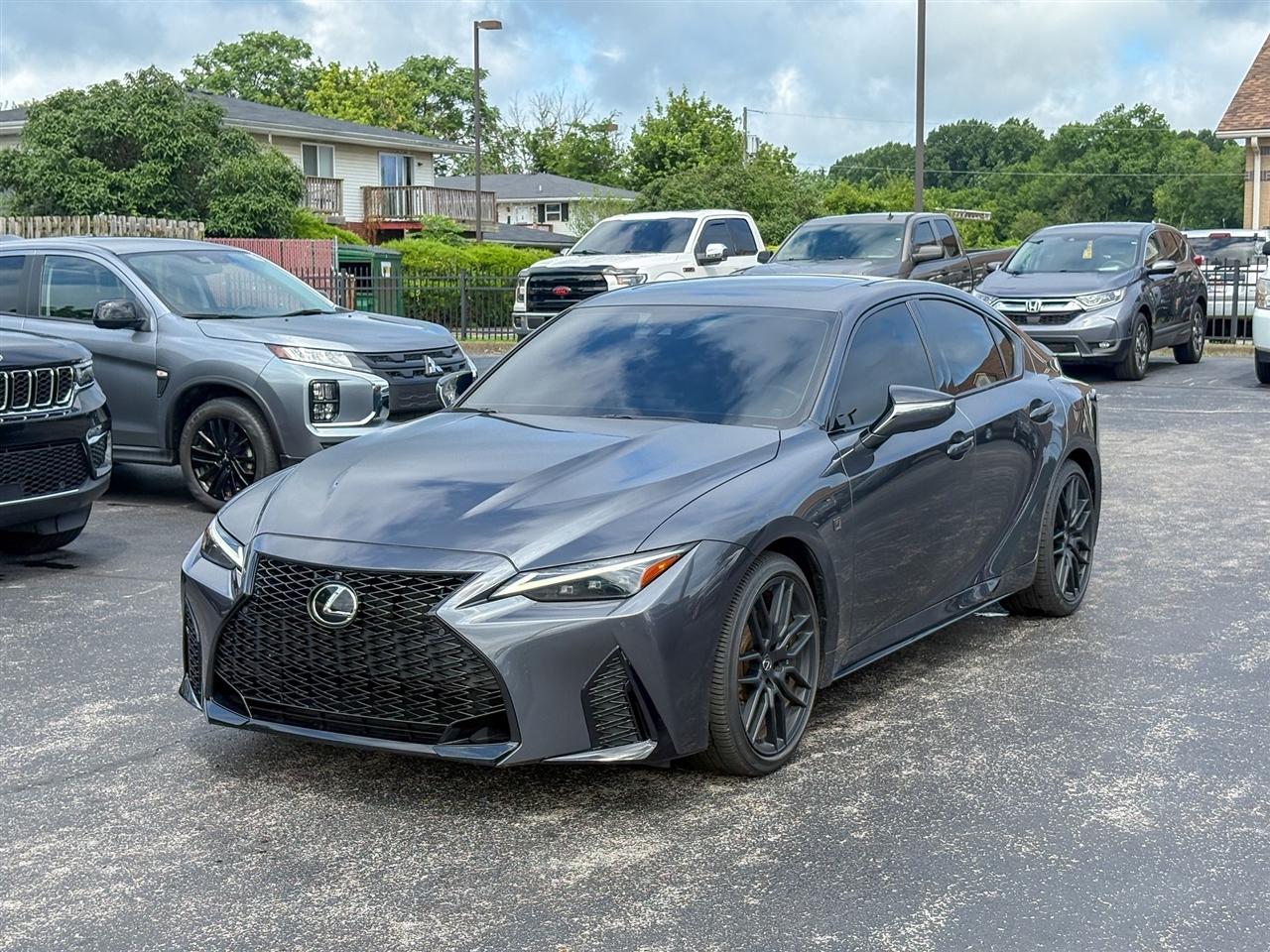 Lexus IS  2023