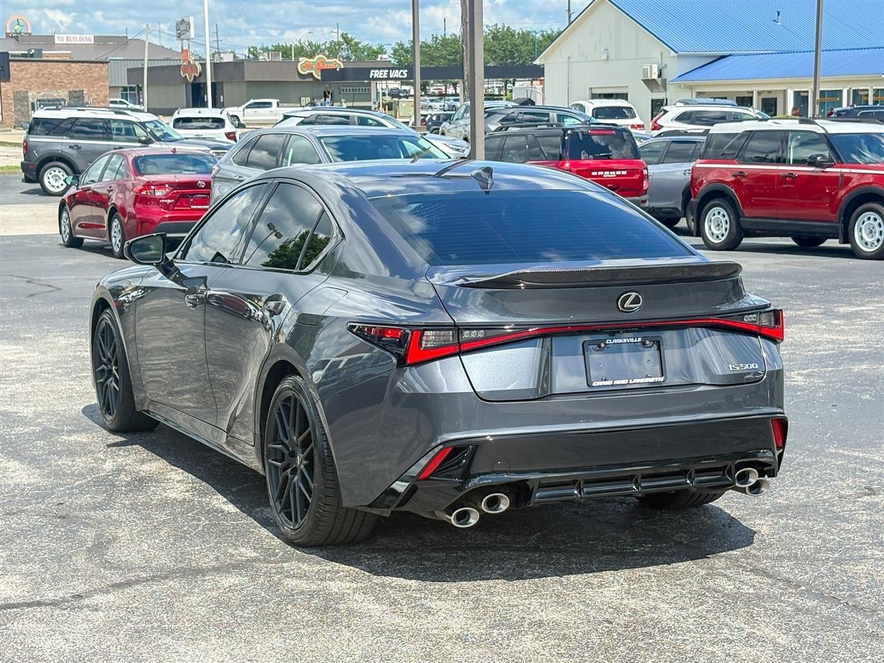 Lexus IS  2023