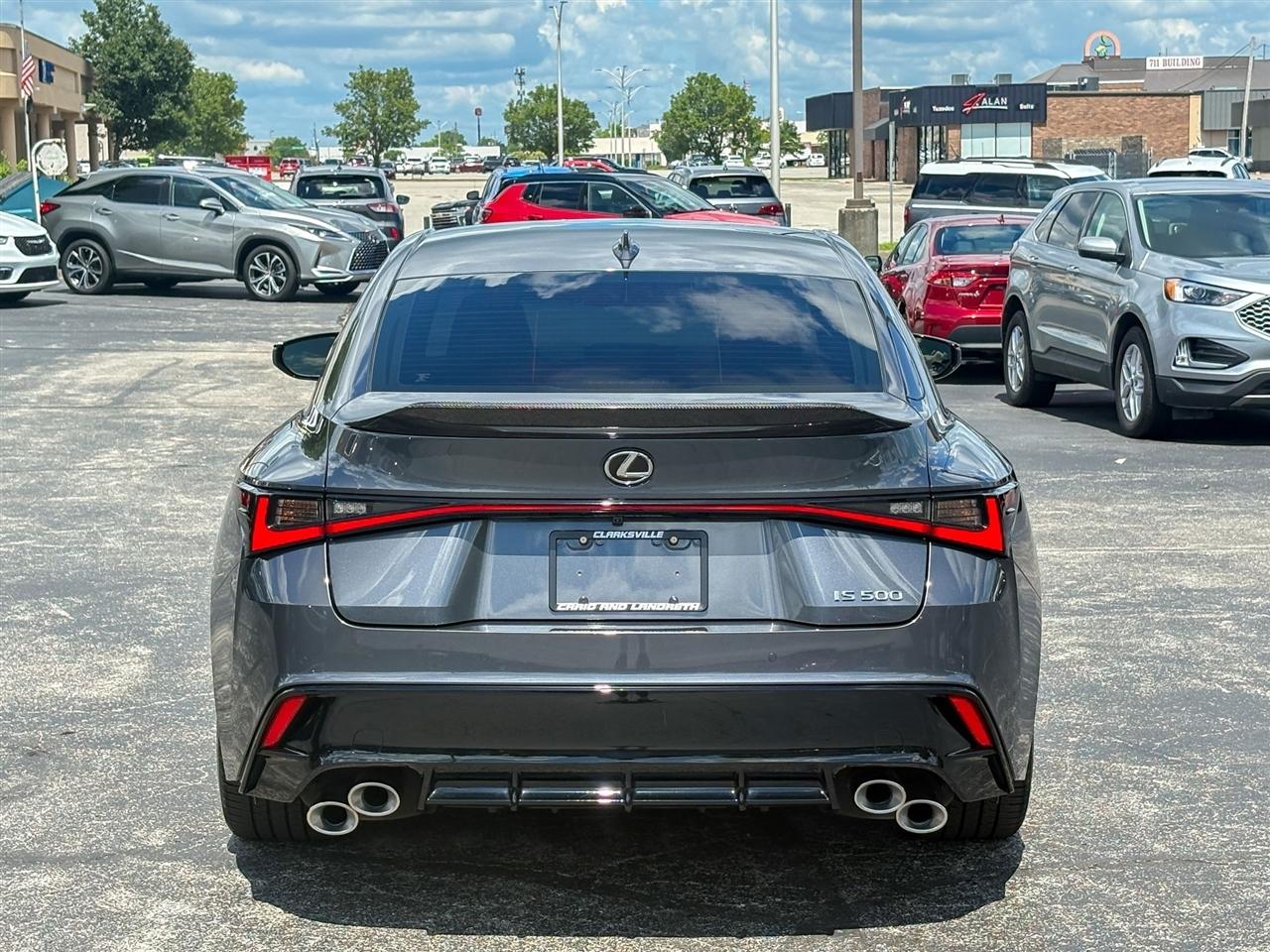Lexus IS  2023