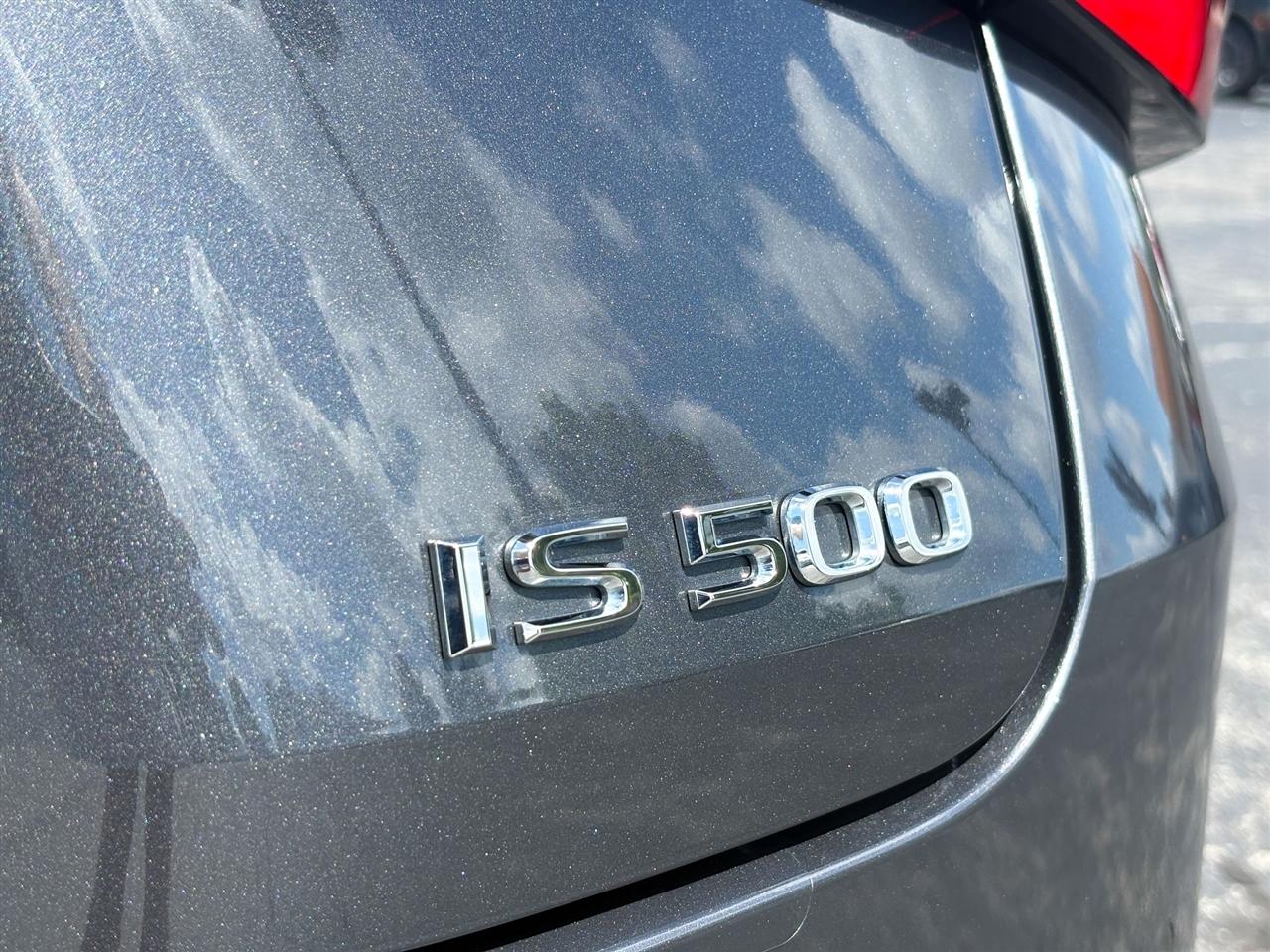 Lexus IS  2023