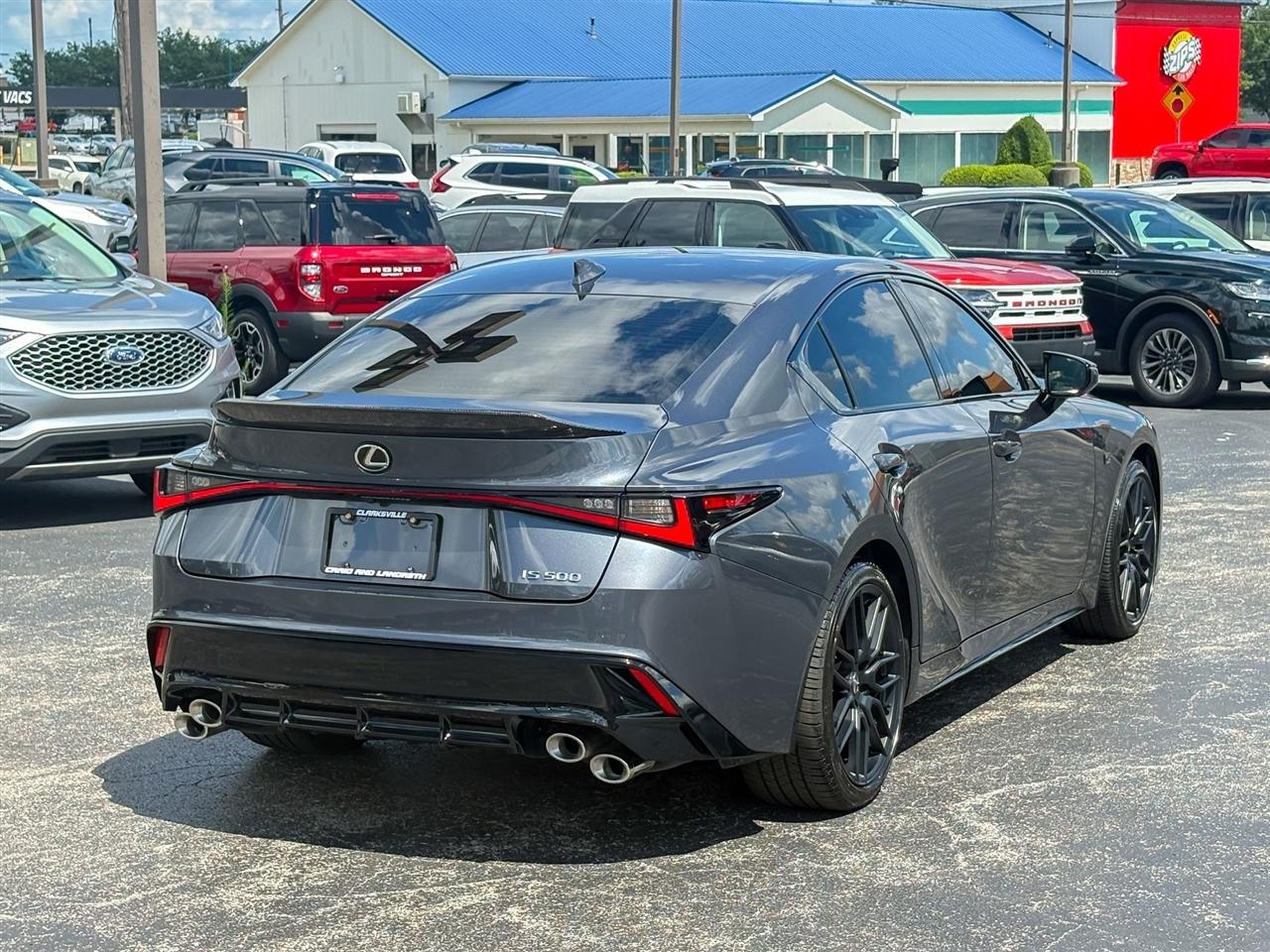 Lexus IS  2023