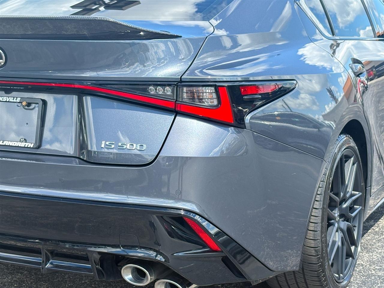 Lexus IS  2023