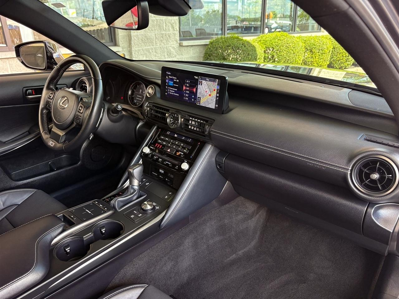 Lexus IS  2023