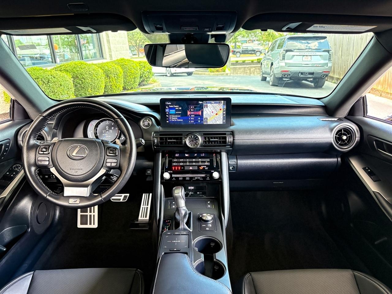 Lexus IS  2023