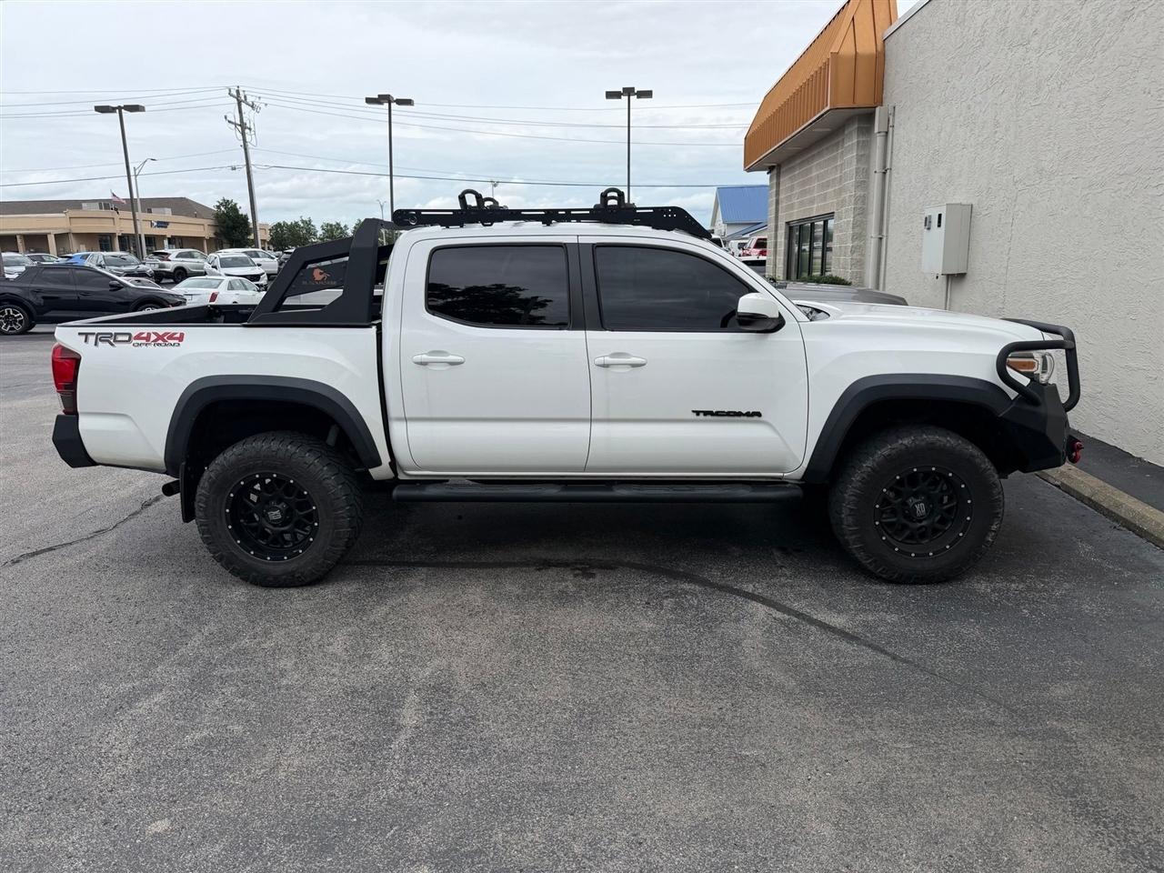 Toyota Tacoma  2018
