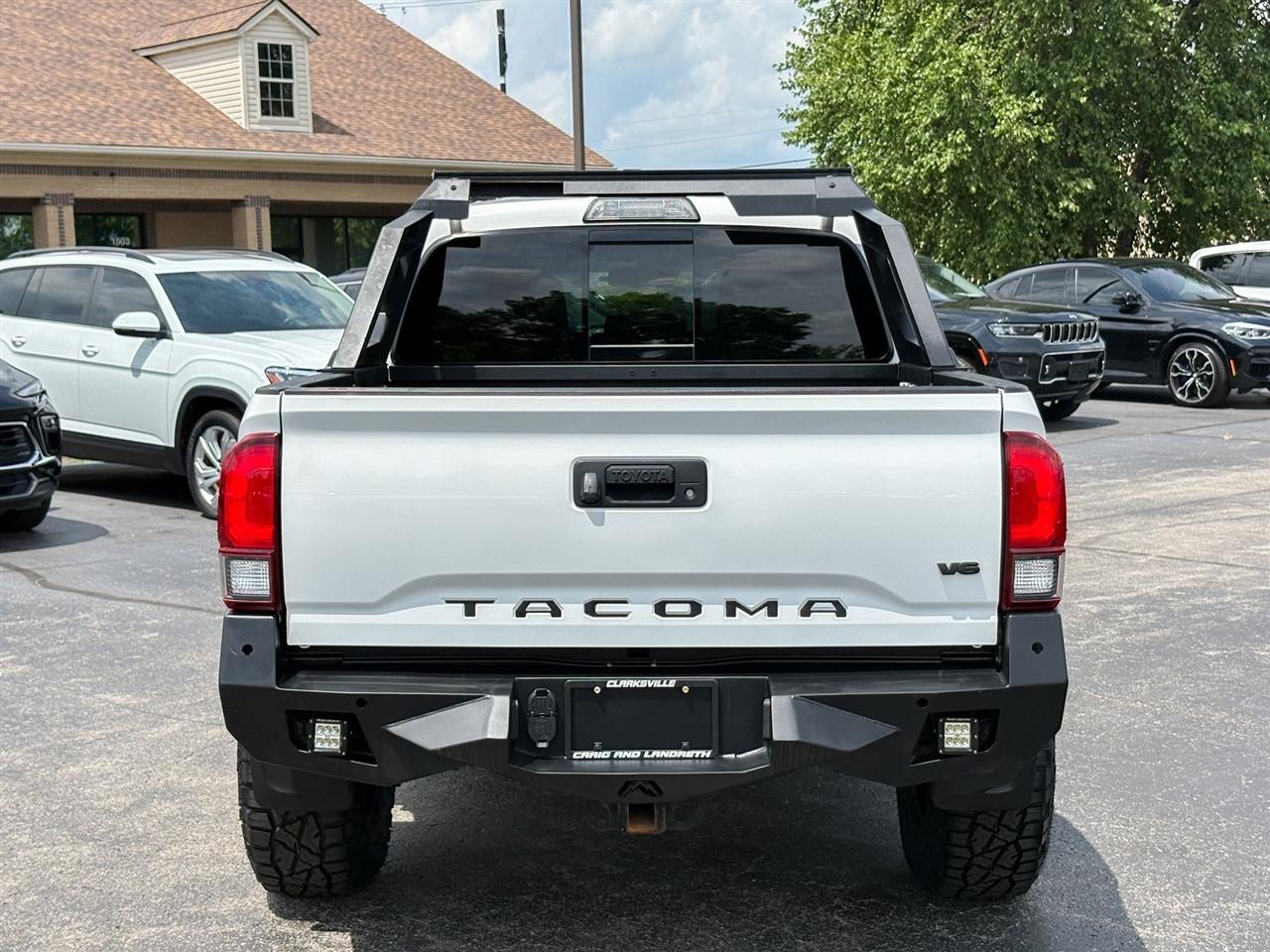 Toyota Tacoma  2018