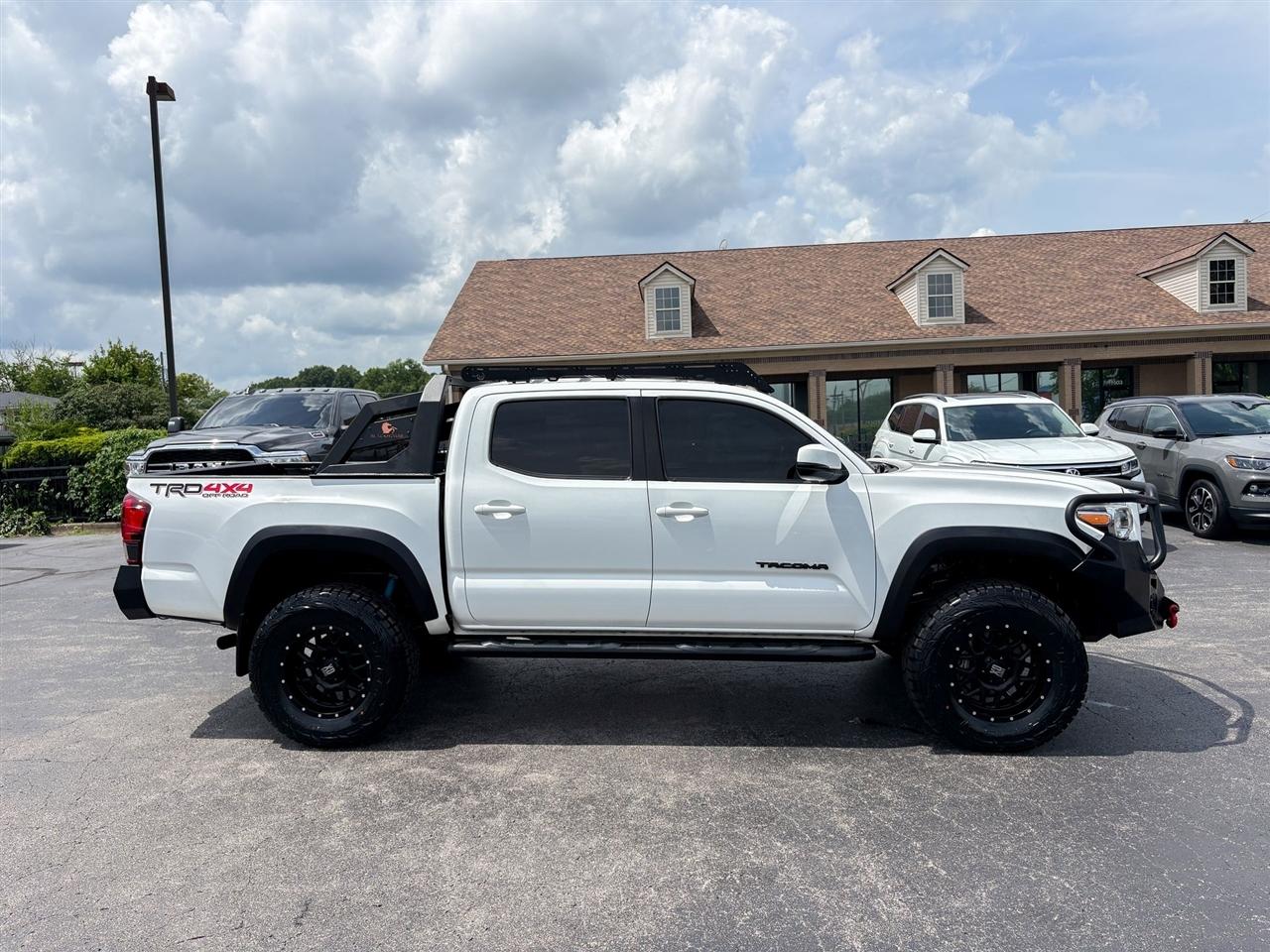 Toyota Tacoma  2018
