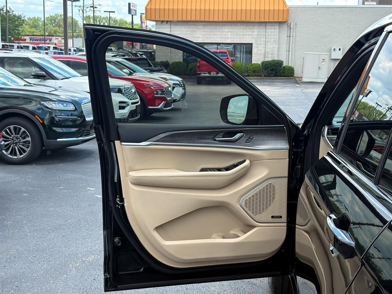 Jeep Grand Cherokee  2023