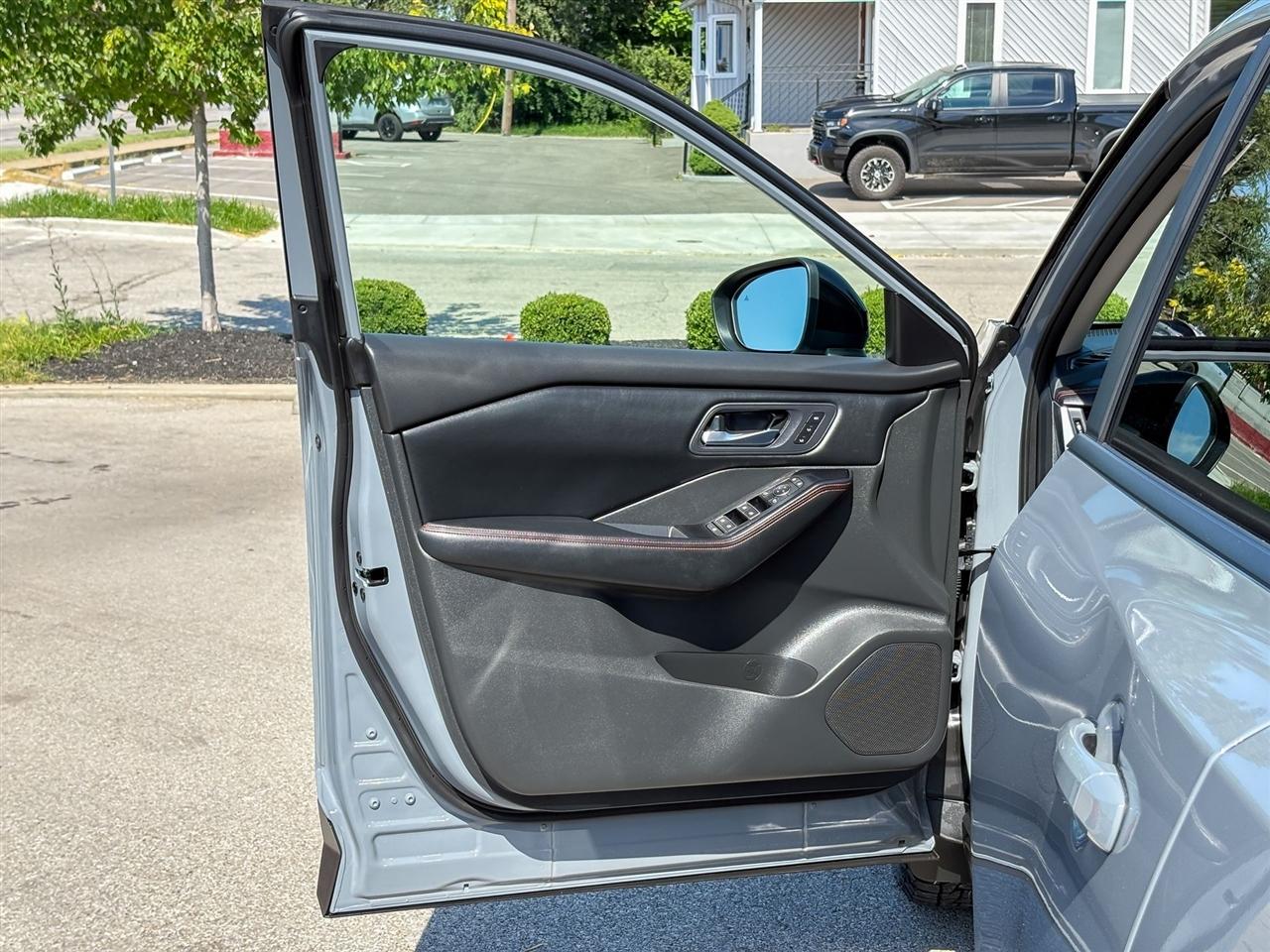 Nissan Rogue  2025