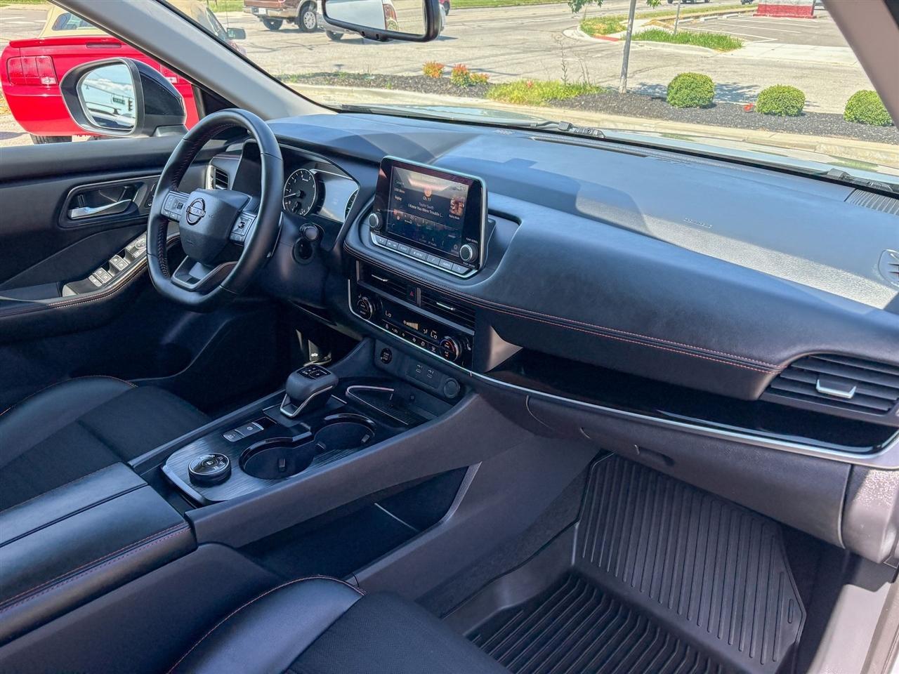 Nissan Rogue  2025