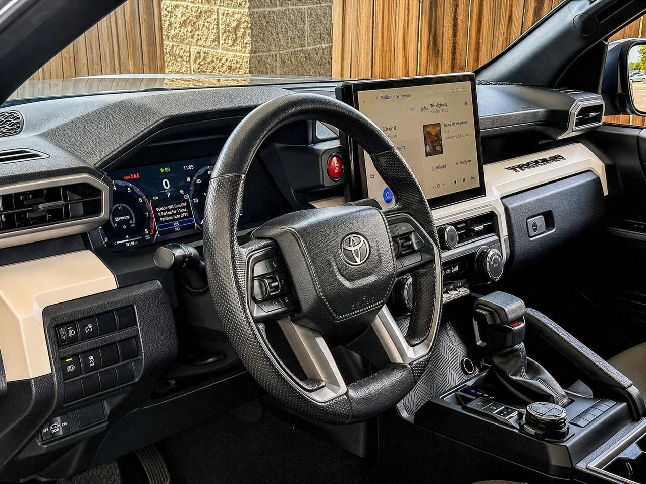 Toyota Tacoma 4WD  2024