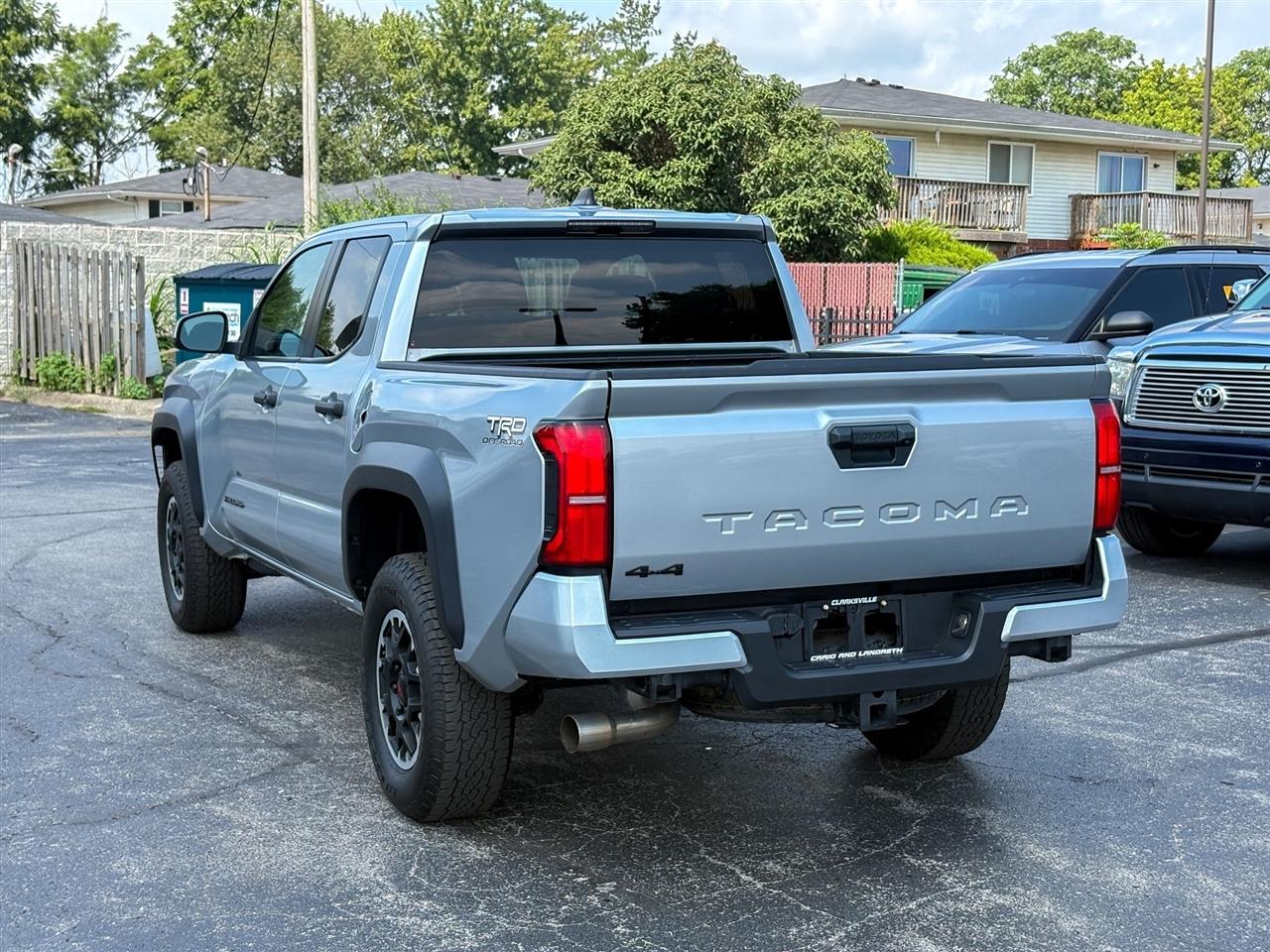 Toyota Tacoma 4WD  2024