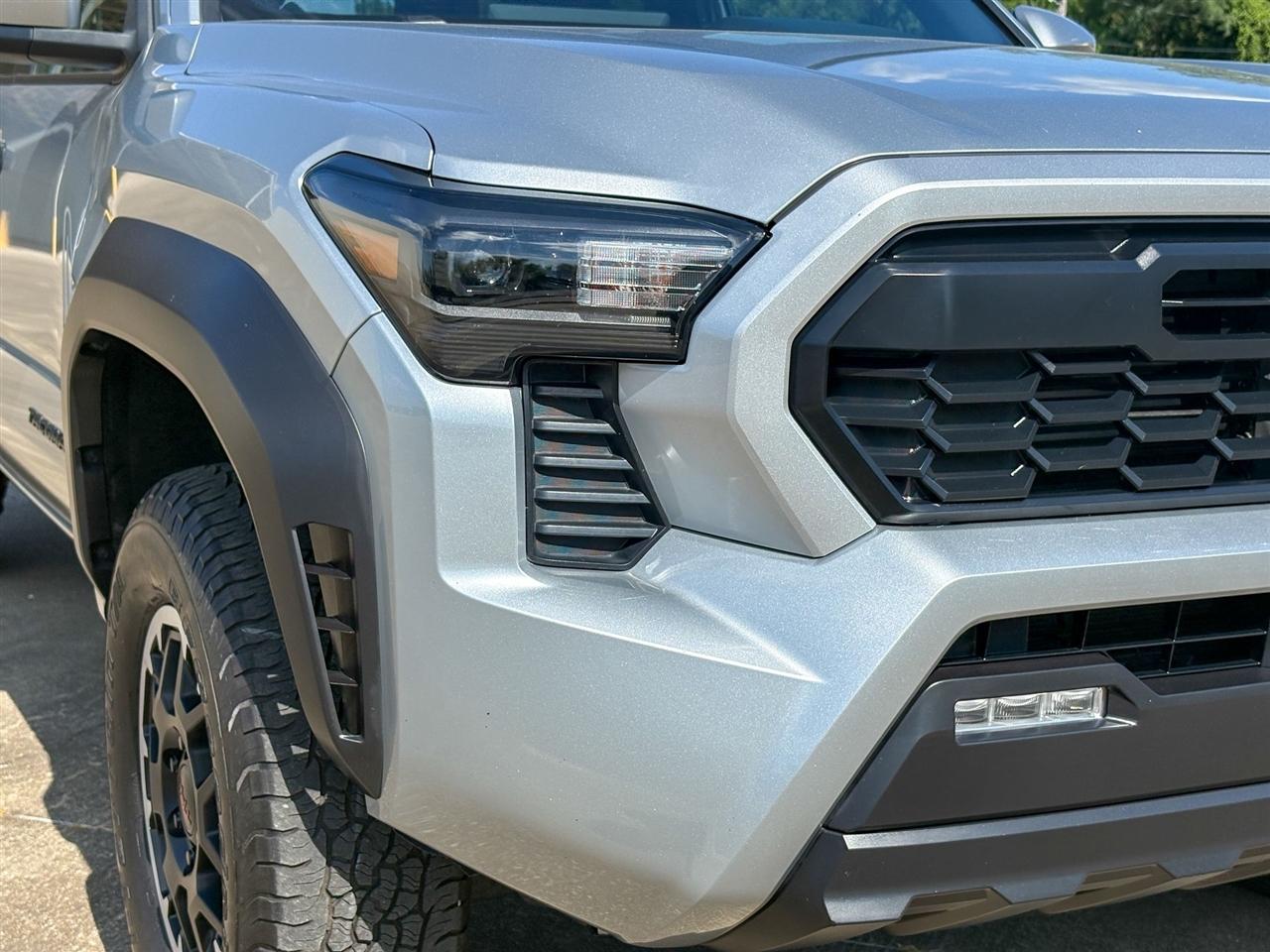 Toyota Tacoma 4WD  2024