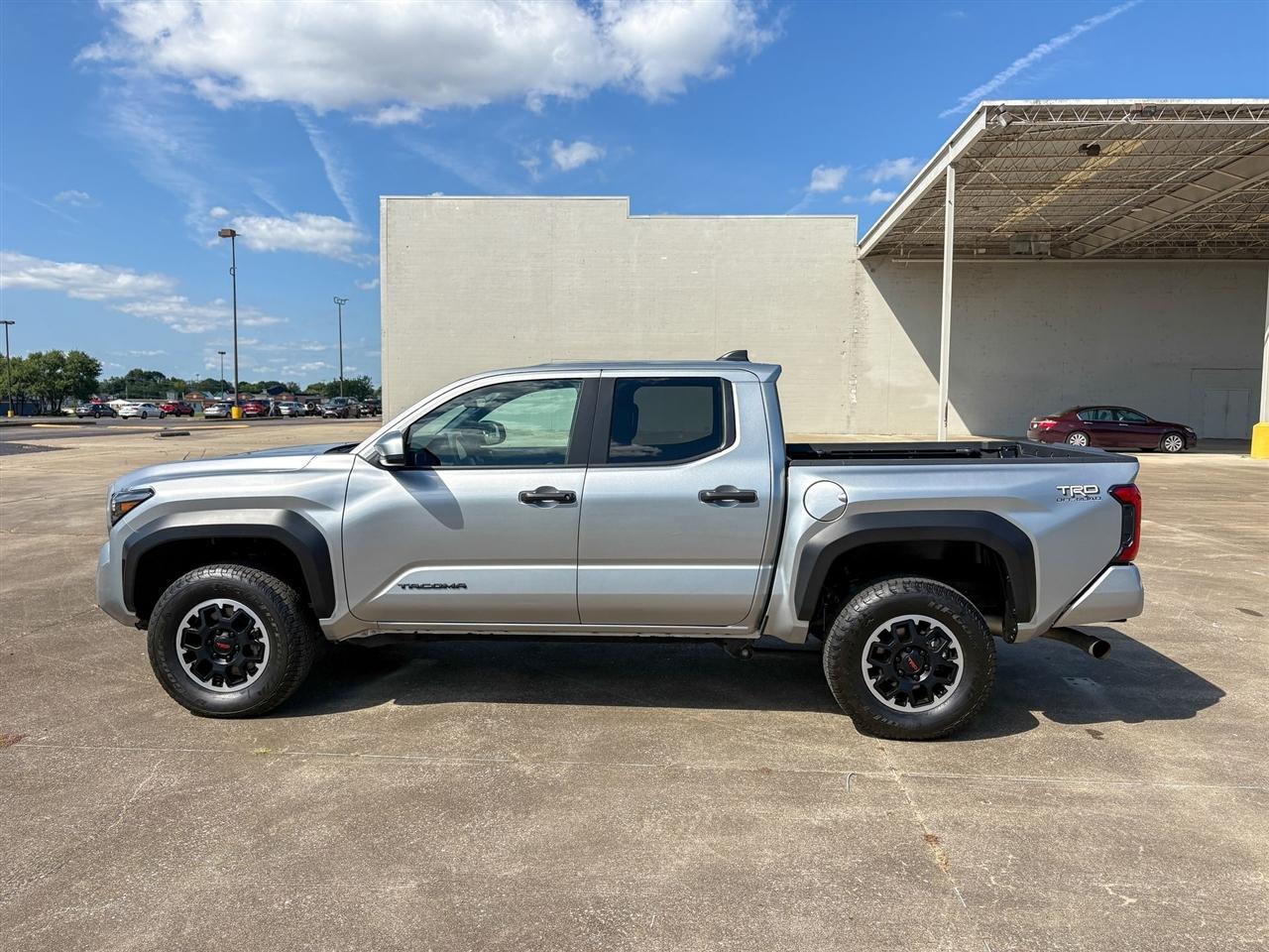 Toyota Tacoma 4WD  2024