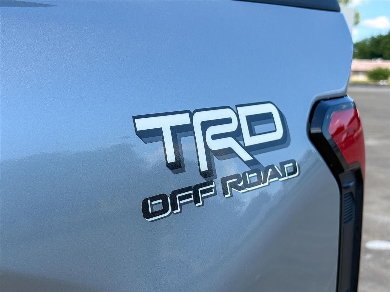 Toyota Tacoma 4WD  2024