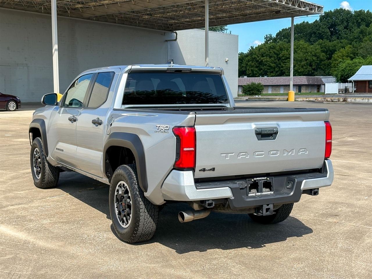 Toyota Tacoma 4WD  2024