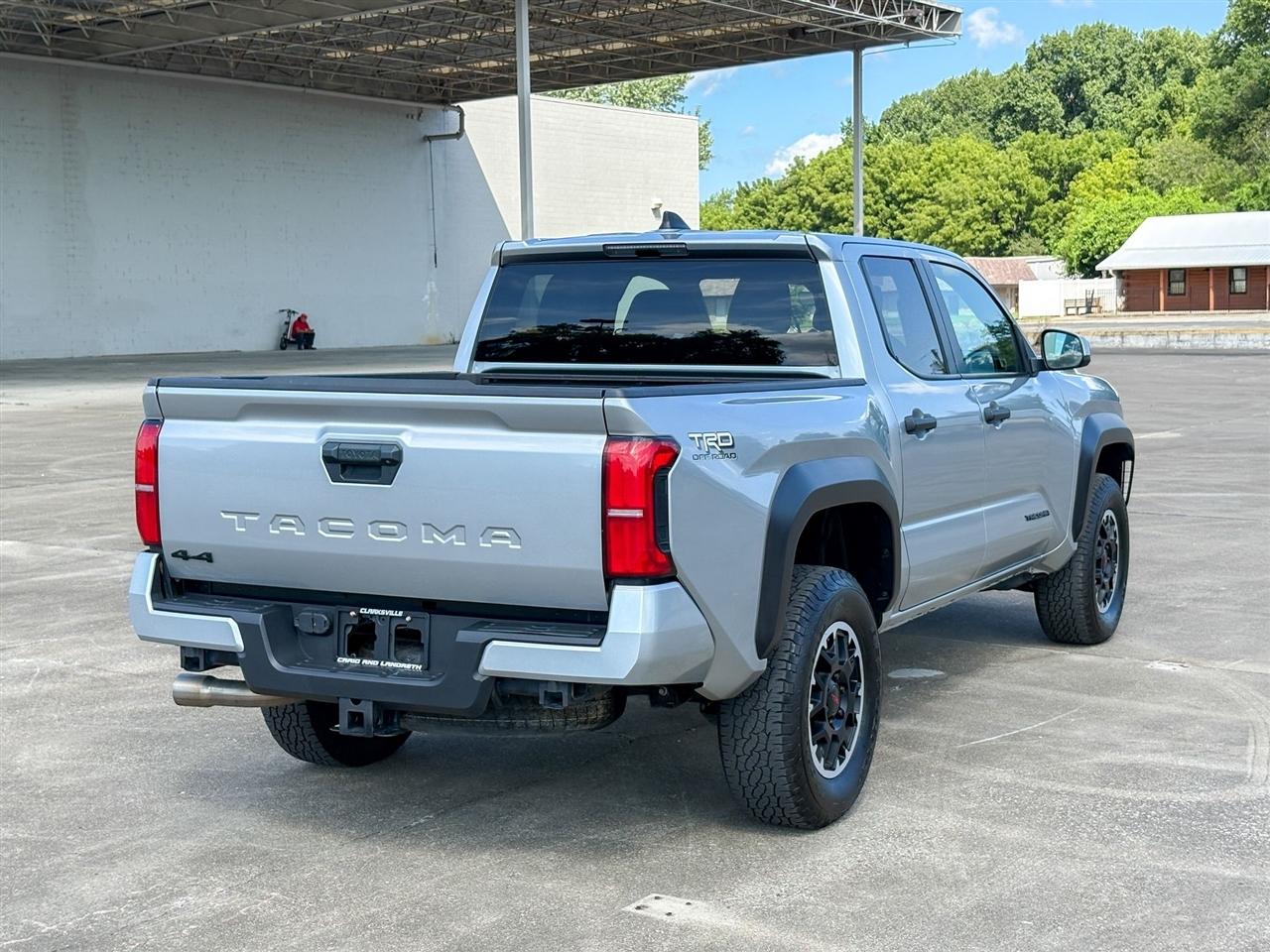 Toyota Tacoma 4WD  2024